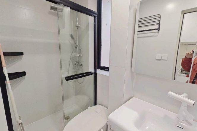 loushanguan rd elevator 1BR/big living room@L2/15