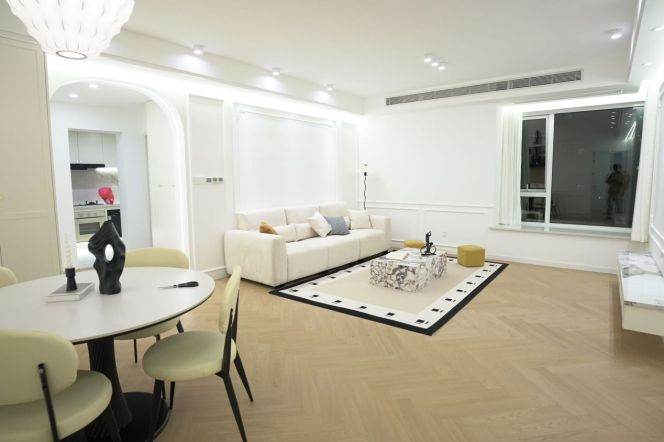 Super nice lake view 2 br modern cozy decoration M3/4 Zhongtan Rd.