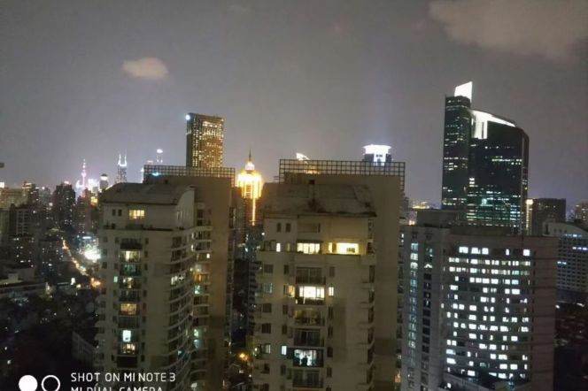 High Rise 38th floor spacious large 1 br with free gym/pool M2/7/14 Jing'an Temple 