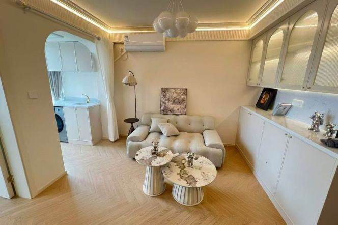 Renovated 1br apt,floor heating,Line 9,close to SUIS,Korean Town