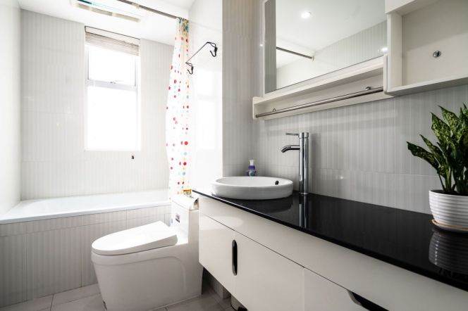 2BR w/ Floor Heating nr NanJing West RD M2/12/13