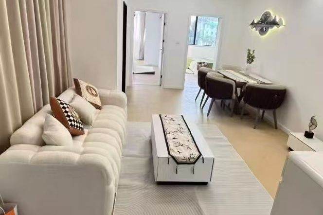 loushanguan rd elevator 2BR/big living room@L2/15