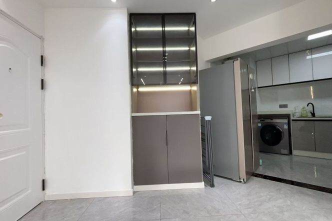   Spacious-Fashion-lift-1Br-1lvr-1cloakroom-Caoyang rd/Putuo area/L3/4/11/13/14