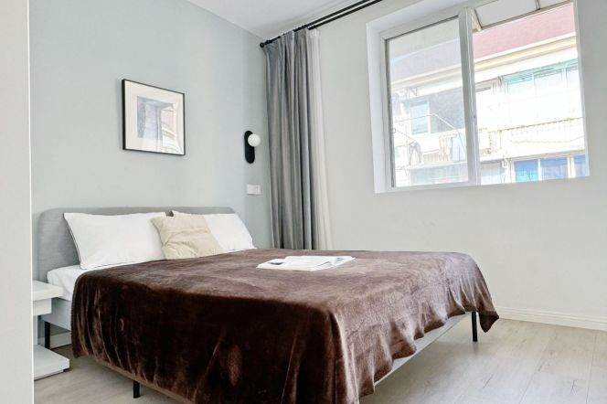 Good daylight, 1Br 75Sqm, Zhongshan park, L2/3/4