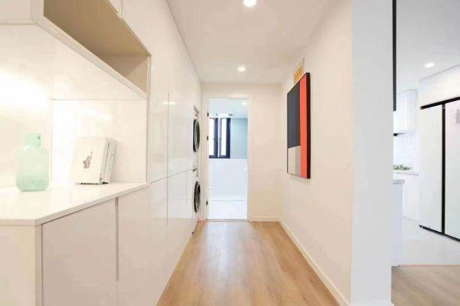 Bright 2BR Apartment at Yanlord Garden Phase II | 68sqm High-Floor Living | Prime Lujiazui Location