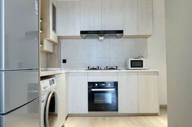 Modern&Bright&Spacious 3Bdrs 2Baths Apt+L7/13 Chang Shou Rd+Awesome View+Large Balcony