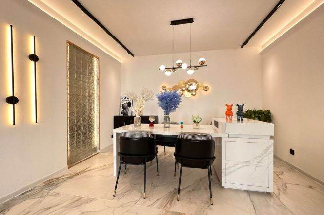 2 Brs, 2 Baths with Floor Heating/Central ac/Oven/Dish washer, 140 sqm @ Shanghai Stadium L4