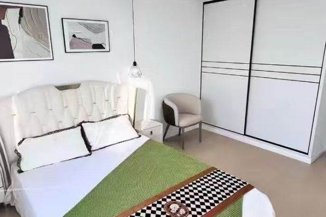 loushanguan rd elevator 2BR/big living room@L2/15