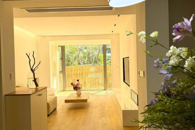 2 Brs with Garden/Floor Heating/Central ac/Oven, 100 sqm @ Donglan metro L12