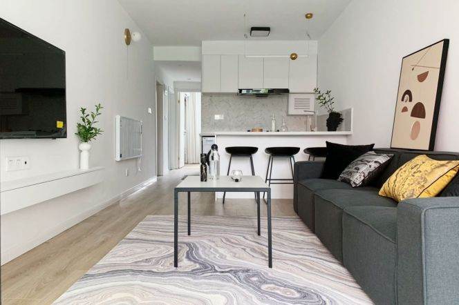 Modern Spacious 1Br/2Lr/1Bt+Outdoor Balcony@L2/11 Jiangsu Rd Station 