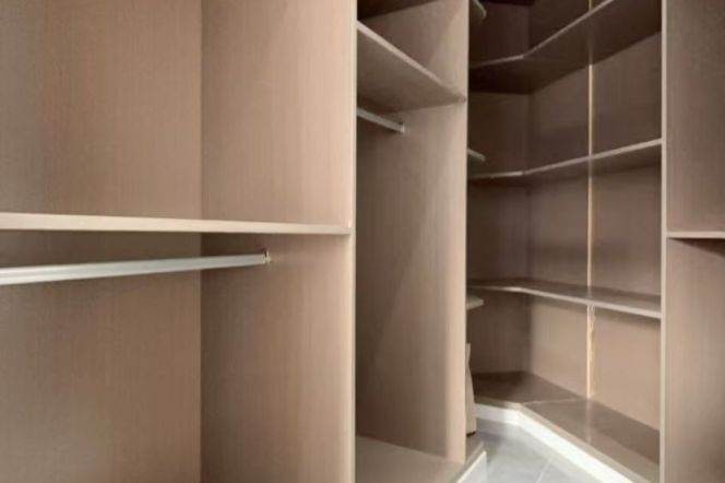   Spacious-Fashion-lift-1Br-1lvr-1cloakroom-Caoyang rd/Putuo area/L3/4/11/13/14