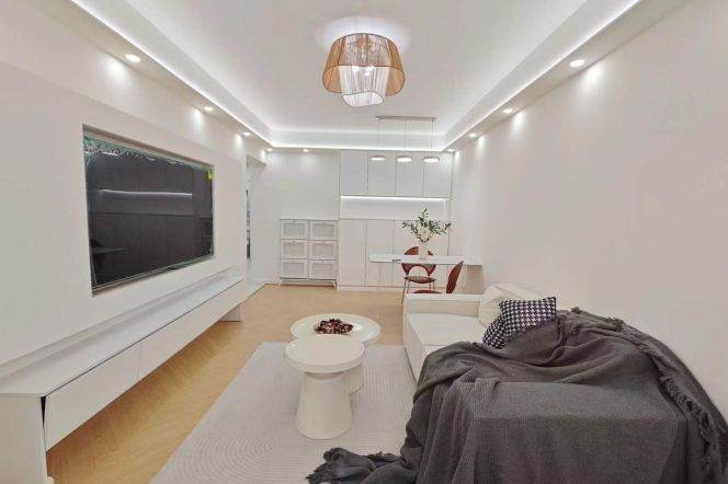 loushanguan rd elevator 1BR/big living room@L2/15