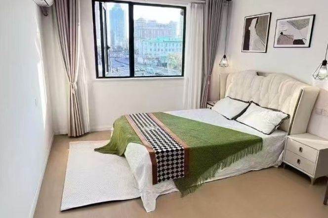 loushanguan rd elevator 2BR/big living room@L2/15