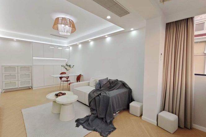 loushanguan rd elevator 1BR/big living room@L2/15