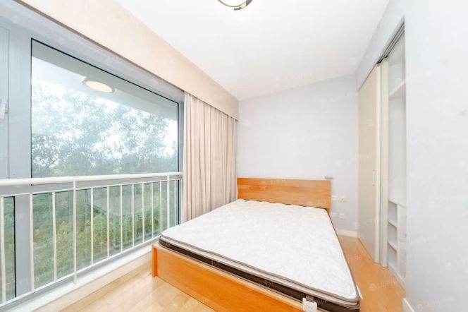 Modern 2BR at Lujiazui Central Garden | 95sqm Prime Pudong Residence | Near Metro Line 2