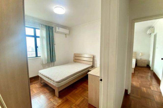 2Bdrs,2Baths @South Shaanxi Rd &Line 1/10/12