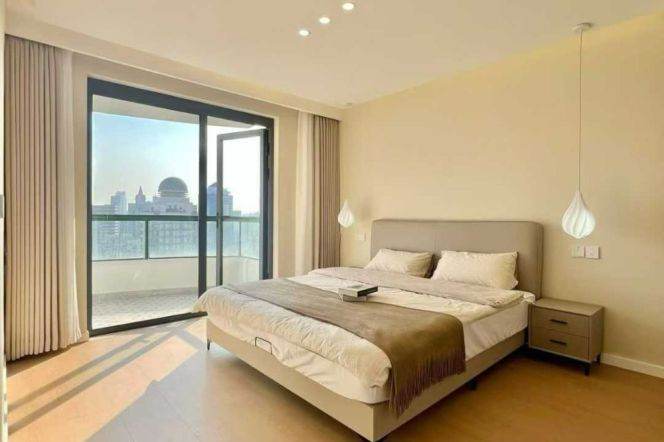 Wuning/ Changshou Rd floor heating 2brs/2lv/1bt apt with balcony;L13/14