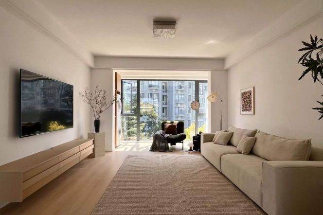  Stunning 2br apt with Floor heating @Changning Line 2&10 