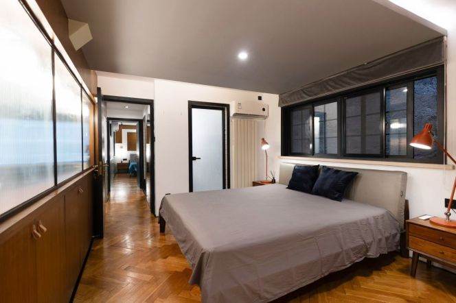 2 Brs, 2 Baths with Wall Heating/Oven/Dryer, 100 sqm @ Middle Huaihai metro L13