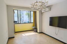 Bright 1 br on YongJia Rd ,easy to L 9/12 JiaShan Rd st + L 1/10/12 South ShaanXi Rd St.