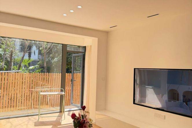 2 Brs with Garden/Floor Heating/Central ac/Oven, 100 sqm @ Donglan metro L12