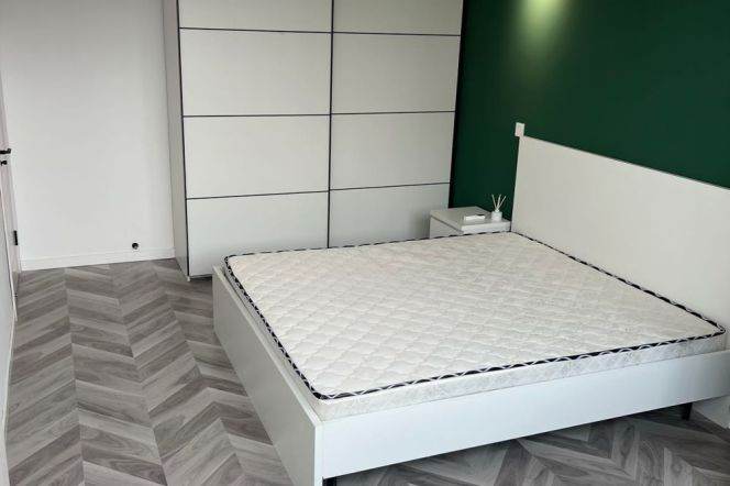 8.5k 1Br at 19th floor with big terrace Nr Jiaotong University line10/11