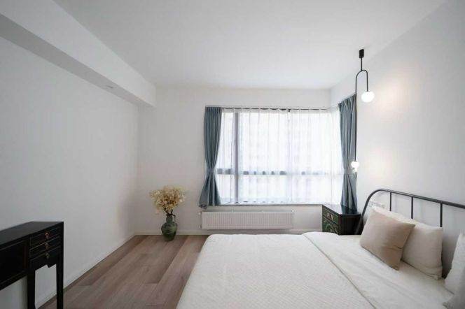 Taixing/ Wuding rd floor heating 2brs/2lv/2bt apt wt balcony;L2/12/13