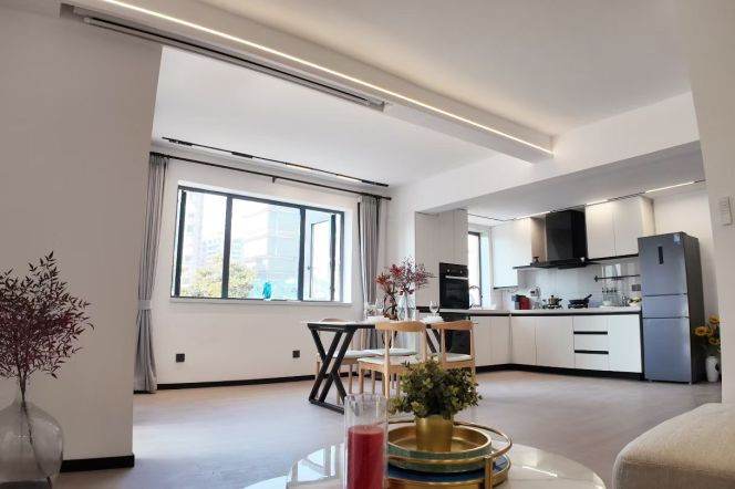 2 Brs, 1 Living room with Floor Heating/Oven/Dish washer, 110 sqm  @ Jingan temple L2&7