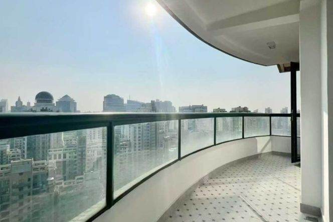 Wuning/ Changshou Rd floor heating 2brs/2lv/1bt apt with balcony;L13/14