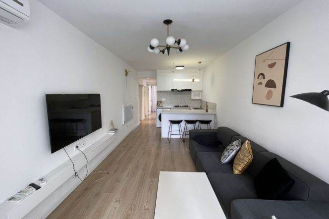 Big balcony one bedroom Apt+wall heating+oven@L2/11Jiangsu Rd