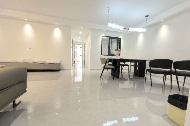 jiangsu rd elevator 3BR/2baths @L2/11