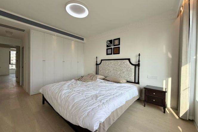 No. 14, No. 13 Wuning Road, new house, large 3-bedroom, floor-to-ceiling windows, with parking space