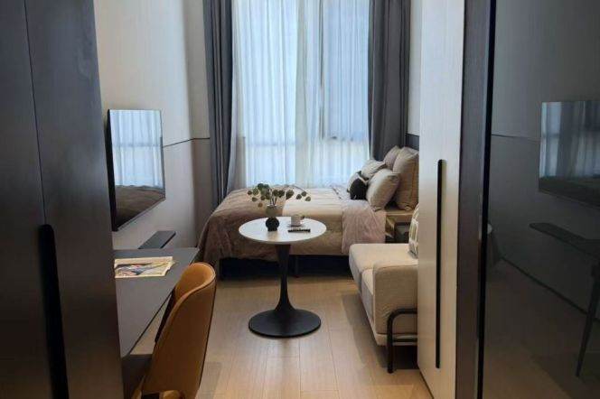 1Studio near line 8 and convenient to SISU（ESSCA）can long and short term lease