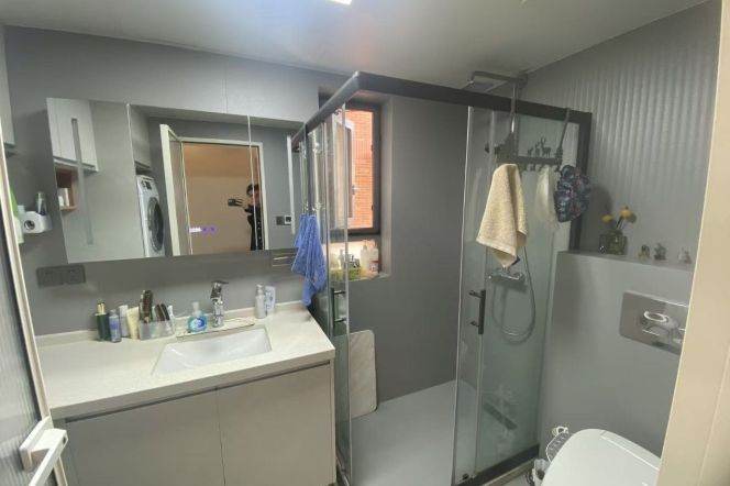 L2-7-14 Jing'an Temple Metro Station, three-bedroom with underfloor heating, great views