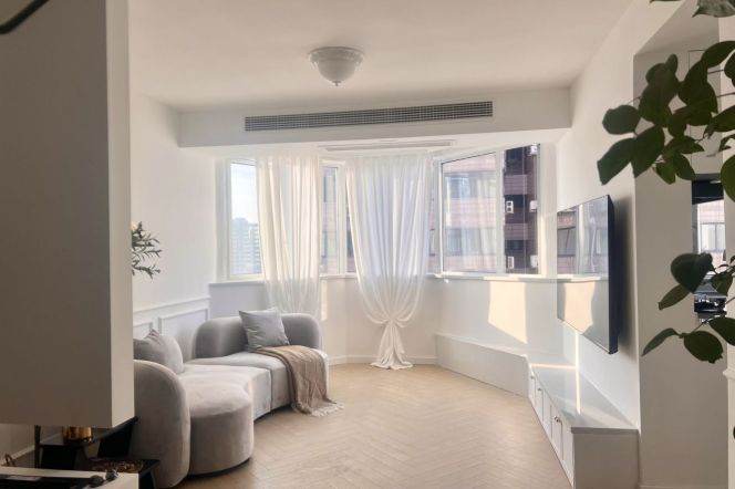 Modern Spacious 2Br/2Lr/1Bt Close to L10/11 Jiaotong University Metro Station 