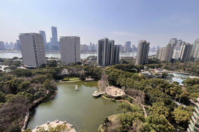 Modern 2brs with river view and floor heating in Pudong 