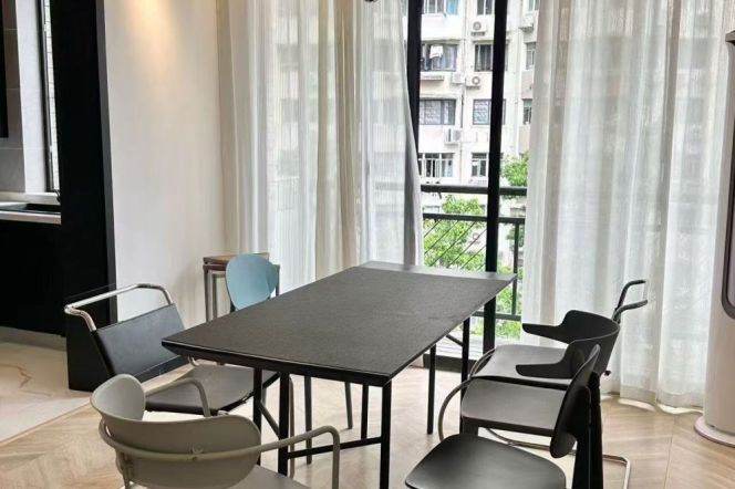 2 brs near L2/L11 jiangsu rd station+elevator