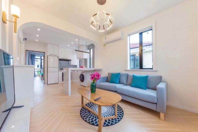 Gaoyou/Hunan Rd floor heating 1bedroom apt with balcony; L10