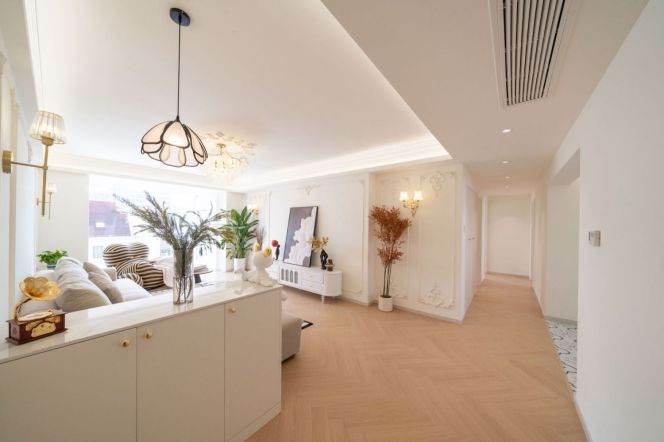 Spacious bright 3br/2bt@Xintiandi with ceiling to floor windows 152sqm 