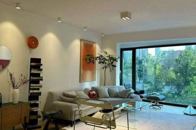 L 13 Jiangning Rd subway station, 2-brs, with underfloor heating and floor-to-ceiling windows