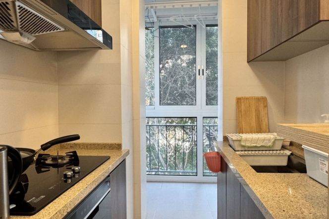 Fabulous 2br-2bathr Apt +balcony  | Jing'an Temple metro L2/7 | Good compound