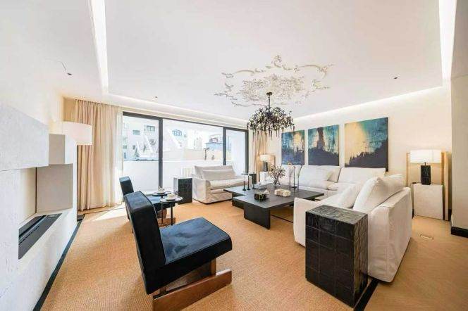 Wuxing/ Middle Huaihai rd floor heating 4brs/2lr/2bt with balcony; L10 