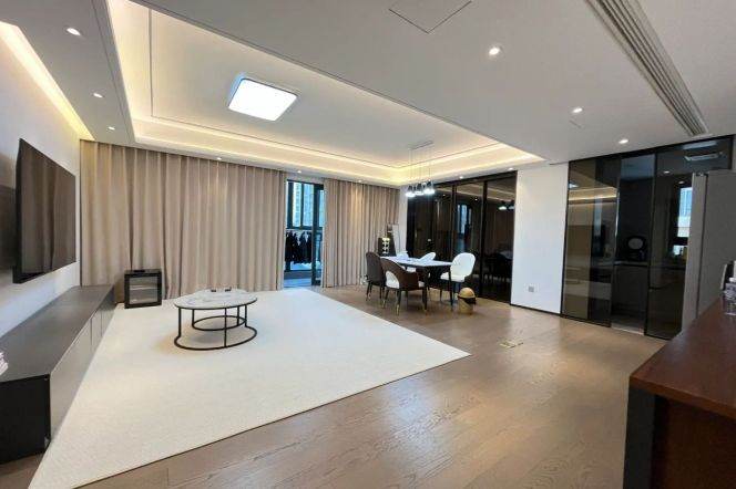 3br+1study，big balcony, modern, next to mall, 19k