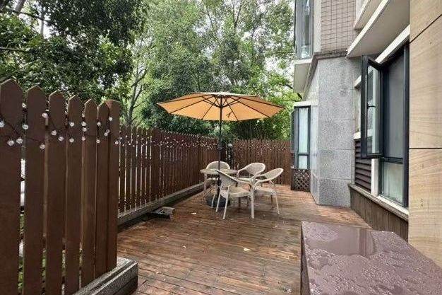 Modern 3brs with floor heating and garden  beside Century Park