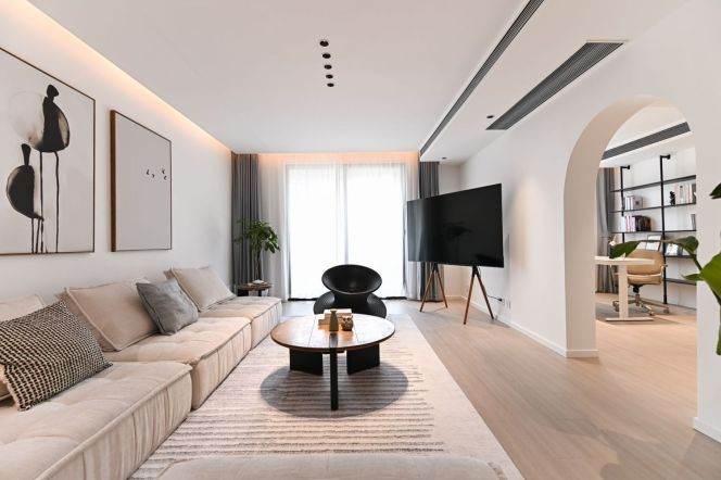 Spacious and bright 3Br/2bt@Jiangsu rd with nice open balcony 