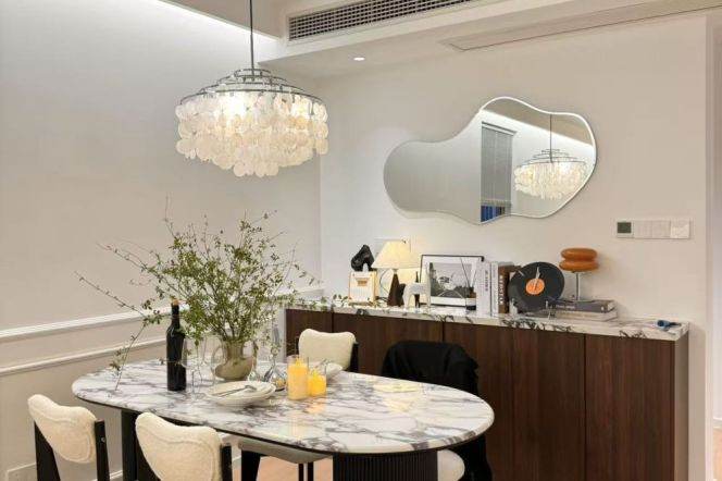 Jiangsu Road/Zhongshan Park Gorgeous 3Bedroom Apartment for Rent