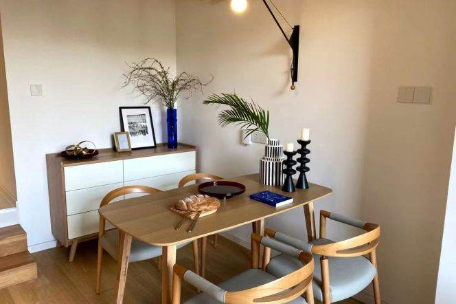 1loft near Zhong'shan Hospital and Jiao'tong Uni can long and short term lease