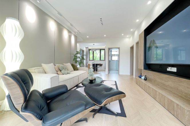 Well Renovated 2BR Residence w/Floor Heating nr Bei Yangjing Rd Station