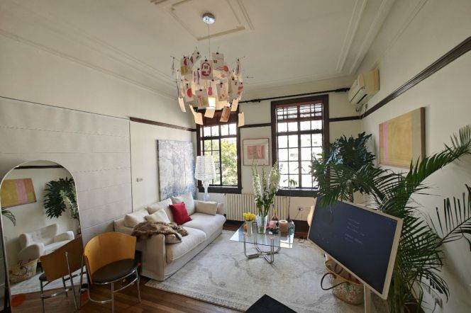 West Nanjing Rd metro/3br2bt/wall heat/oven/dishwasher