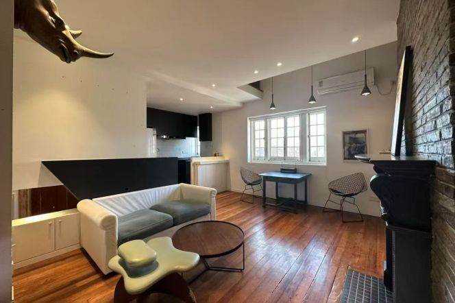 Full furnished 2br/2baths & oven/loft @W Nanjing Rd metro